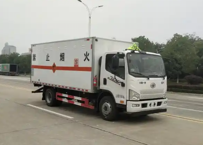 玛曲爆破器材运输车可以上高速吗？