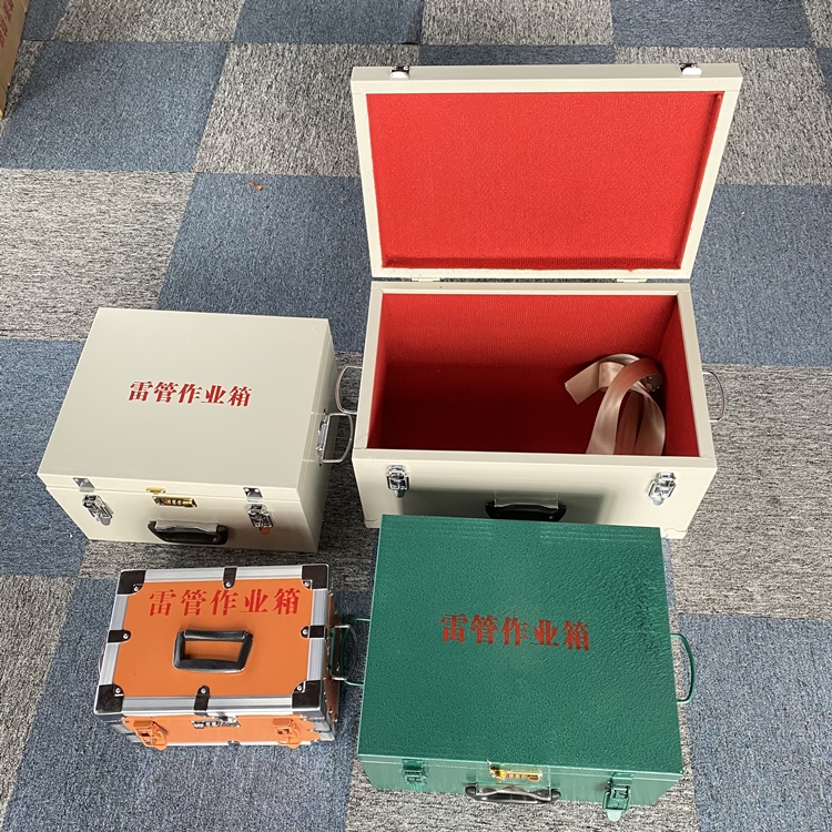 玛曲爆破工程作业箱如何选择？玻璃钢与传统材质的全面对比